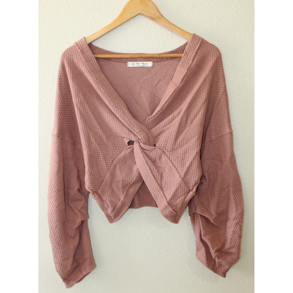 We The Free Womens Dark Pink Twist Front Long Sleeve Crop Sweater S